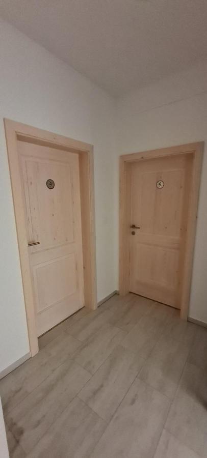 Nona Bb Acomodação com café da manhã Postojna Exterior foto