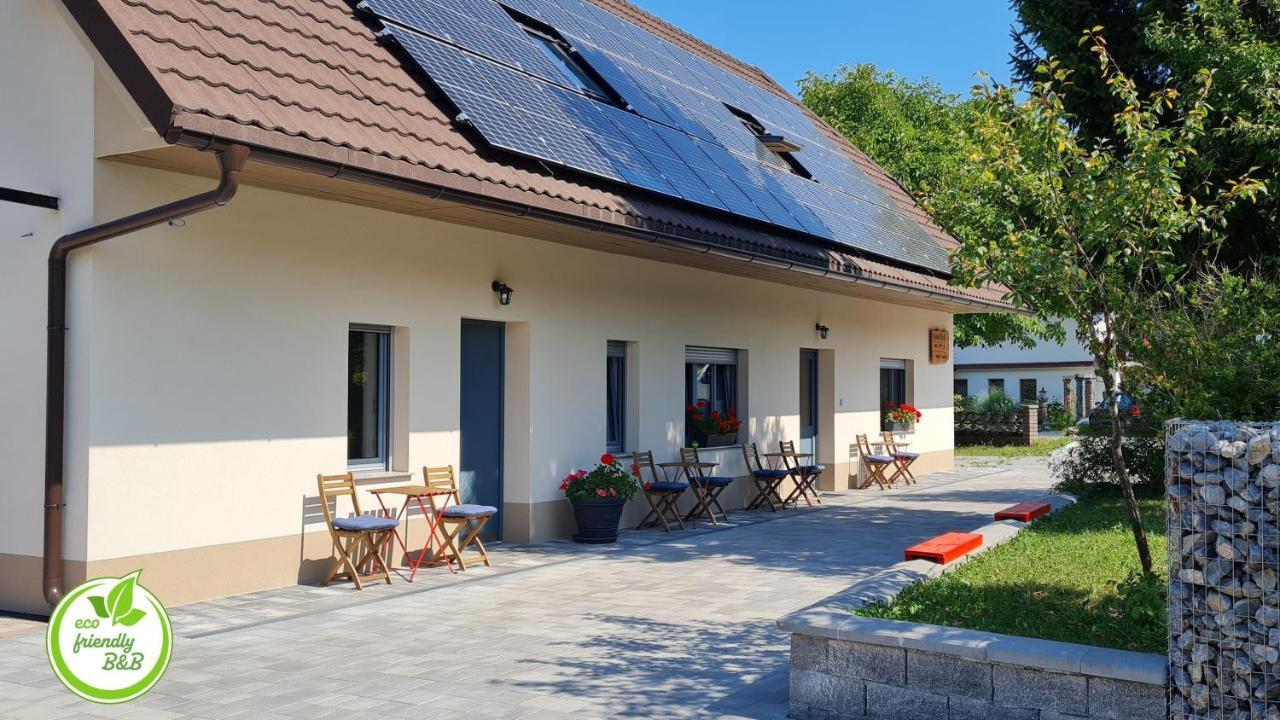 Nona Bb Acomodação com café da manhã Postojna Exterior foto